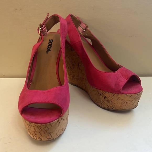 New Pink Soda Wedge - Picture 2 of 2